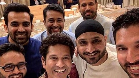 Yuvraj singh and zaheer khan will attend the final of namdar chashak in parali news in marathi  