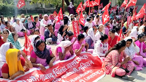 show cause notice issued to asha sevika in chhatrapati sambhajinagar 