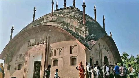 Rashid Miyan Makbra Or Shivmandir