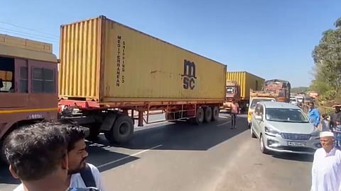 entry of heavy vehicles banned on old pune mumbai highway for three days 