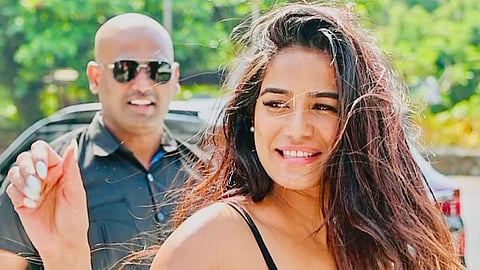 Poonam Pandey Alive his Shares New Video