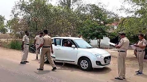 Police Naka Bandi