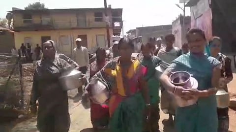 water scarcity in koregaon handa morcha in naygoan 