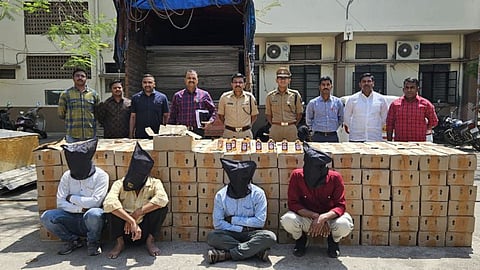 dhule police arrests three along with 36 lakhs liquor