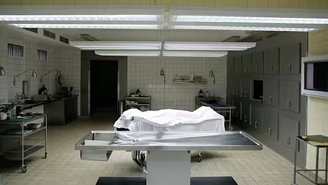 Mumbai Hospital: रुग्णालयाचा  निष्काळजीपणा; कुटुंबीयांकडे पाठवला दुसऱ्याच व्यक्तीचा मृतदेह, स्मशानभूमीत सत्य आलं समोर 