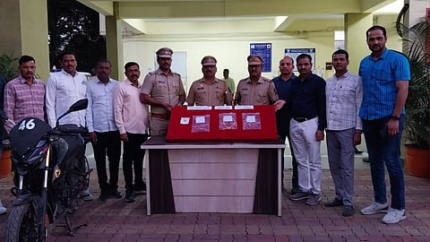 bhosari police arrests gold chain sanchter in pimpri chinchwad 