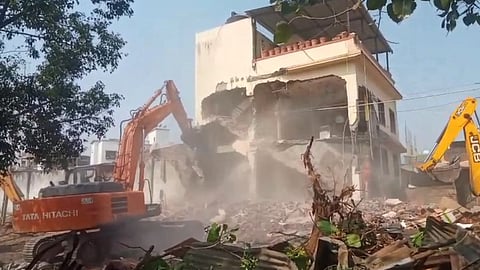 encroachment demolished from pratapsinhnagar near satara