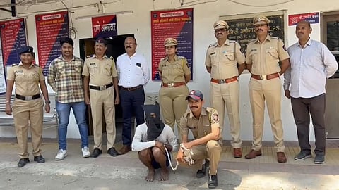 dahanu police arrest youth from west bengal 