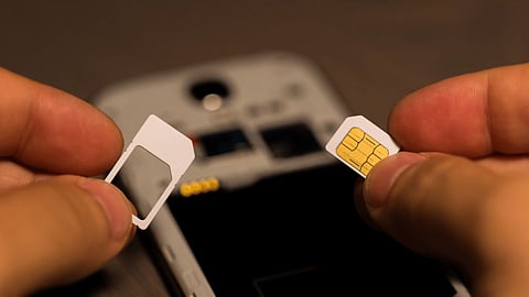 Sim Port: आता मोबाईल नंबर पोर्ट करता येणार नाही? काय आहे नवा नियम 