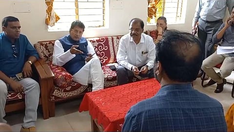 deepak kesarkar warns sangeli  navodaya vidyalaya administration 