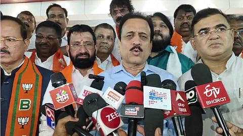 Girish Mahajan 