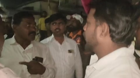 maratha samaj andolan in village stops dhairyasheel mohite patil entering vadegaon   