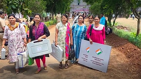 Maharashtra Election 2024 [Phase 2]: वर्धा लोकसभेसाठी 24 उमेदवार रिंगणात, उद्या 1997 केंद्रावर मतदान 6049 कर्मचारी तैनात