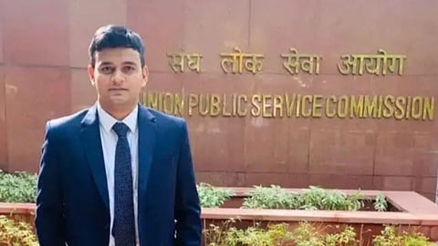 success story of abhijit pakhare bdo gadchiroli passed upsc exam 
