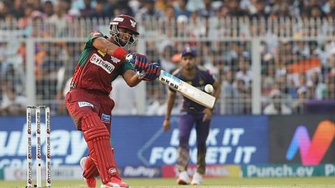 KKR vs LSG :  पुरनची आक्रमक फलंदाजी; लखनऊच्या संघाकडून केकेआरला १६२ धावांचे लक्ष्य 