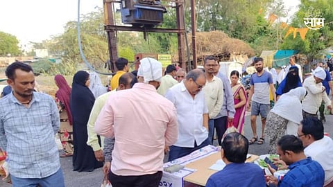आता जळगाव जिल्ह्यात प्रत्येक आठवडी बाजारात ‘मतदार सुविधा केंद्र’; ८ मे पर्यंत सुविधा उपलब्ध