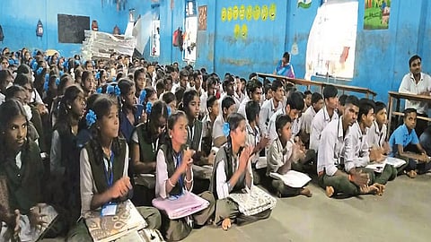Summer vacations:  शालेय विद्यार्थ्यांसाठी आनंदाची बातमी; राज्यातील माध्यमिक व उच्च माध्यमिक शाळांना उन्हाळी सुट्टी जाहीर 