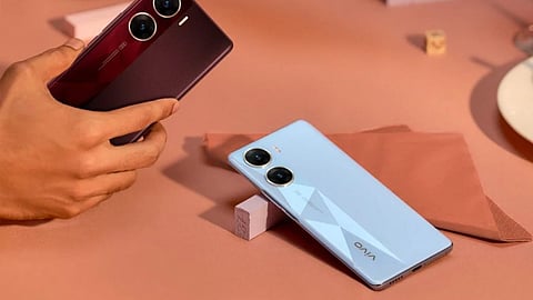 Vivo V30e 5G भारतात लॉन्च; 50MP फ्रंट कॅमेऱ्यासह मोबाईलमध्ये आहेत अनोखे फीचर्स, जाणून घ्या किंमत  