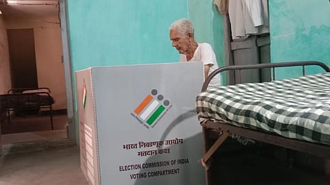 228 voters cast their vote in home baramati lok sabha election