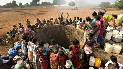 Maharahstra Drought:मराठवाड्याच्या दुष्काळ कथांनी महाराष्ट्र सुन्न; राज्याचे कृषीमंत्री आहेत कुठं?