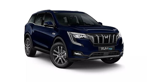 Mahindra XUV700 AX5 