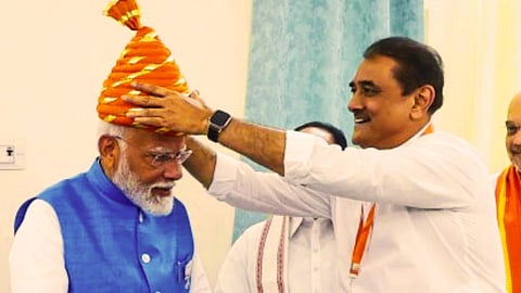 Maharashtra Politics:  प्रफुल्ल पटेलांना जिरेटोप भोवला, टीकेची झोड उठल्यानंतर पटेलांची माघार  