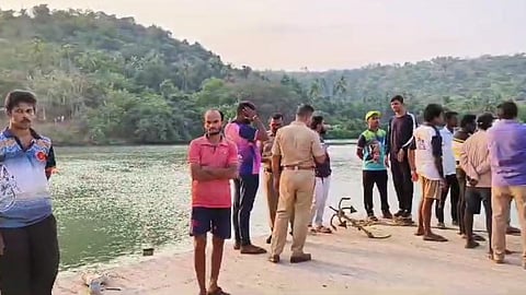 youth passed away in vengurla mandvikhadi near sindhudurg