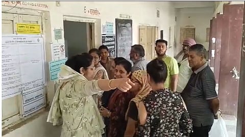 Dhule Election 2024: मतदान केंद्रावर उघडपणे भाजपचा प्रचार; राष्ट्रवादी काँग्रेस शरद पवार गटाचा आक्षेप