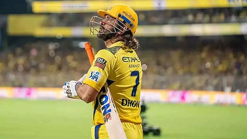 Csk vs Rcb: आरसीबीचं सेलिब्रेशन माहीला पाहावे ना? हस्तांदोलन न करताच परतला धोनी 