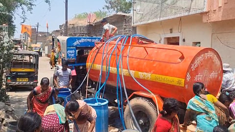 water crisis in solapur 200 tanker supplies water in villages