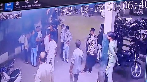 Amravati News: गर्दी कमी करा असं सांगितलं म्हणून डॉक्टरला मारहाण, तिघांना अटक, घटना CCTV मध्ये कैद