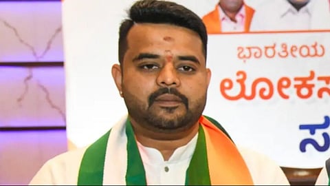 प्रज्वल रेवन्नाविरोधात ब्लू कॉर्नर नोटीस जारी, जाणून घ्या काय आहे या नोटीसचा अर्थ