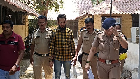 अल्पवयीन मुलीवर लैंगिक अत्याचार 