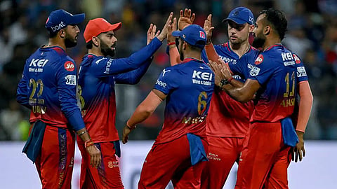 IPL 2026: आयपीएल सुरू होण्यापूर्वीच क्रिकेट विश्वात हाहाकार; चॅम्पियन RCB चा संघ १६,७०० कोटींना विकला