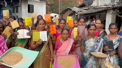  रेशनच्या धान्यात आढळली उंदराची विष्ठा