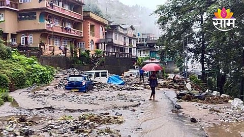 सिक्कीममध्ये दरड कोसळल्याने हजारो पर्यटक अडकले; राज्यातील नागरिकांना परत आणण्यासाठी पाठवले जाणार विशेष हेलिकॉप्टर