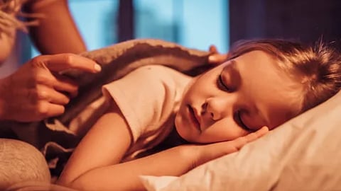 Children Bedtime Routine: सावधान! मुलांच्या झोपेचे वेळापत्रक बनवण्याआधी 'या' गोष्टी लक्षात घ्या, अन्यथा होऊ शकतं मोठं नुकसान