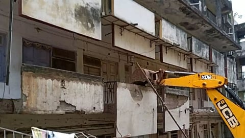 Kalyan News: कल्याण डोंबिवलीमध्ये अतिधोकायक इमारतींचा प्रश्न ऐरणीवर,  रहिवाशांना हवा भोगवाटा प्रमाणपत्र