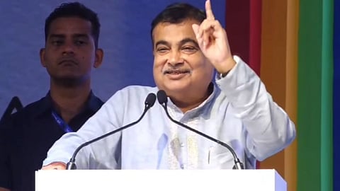 Nitin Gadkari: नतीन गडकरींना PM पदाची ऑफर? गडकरी यांच्या दाव्यानं राजकारणात खळबळ