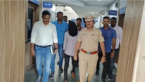 Pune News: हडपसरमध्ये कोयता गँगची दहशत, दुकानं-वाहनांची तोडफोड करणाऱ्या दोघांना अटक 