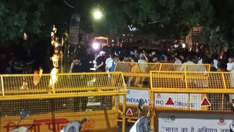 दिल्लीत मोठी दुर्घटना, कोचिंग सेंटरच्या तळघरात भरलेल्या पाण्यात बुडून दोघांचा मृत्यू,१ बेपत्ता