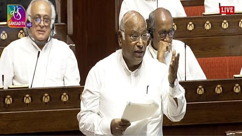 RSSची विचारधारा देशासाठी घातक; मल्लिकार्जुन खरगे यांच्या विधानाने राज्यसभेत गदारोळ 
