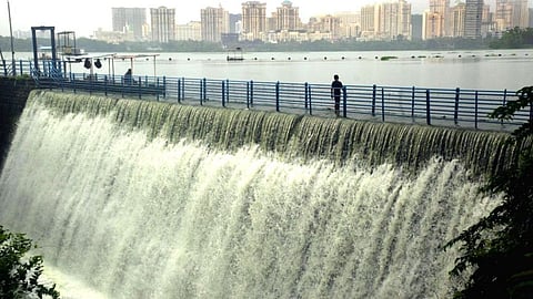Powai Lake Overflow : मुंबईकरांना सर्वात मोठा दिलासा, शहराला पाणीपुरवठा करणारा पवई तलाव तुडूंब भरला