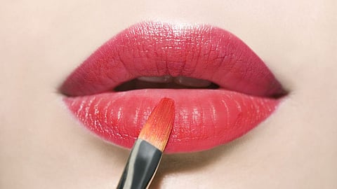 Don't  Do This Makeup Mistakes