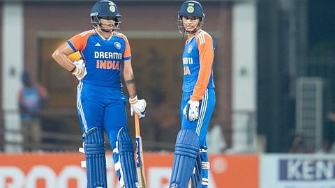 IND W vs SA: स्मृतीचा विजयी षटकार; १० विकेट राखत टीम इंडियाचा विजय 