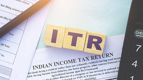 Income Tax Return : खुशखबर! आता घरबसल्या Whatsapp वरून इन्कम टॅक्स रिटर्न भरता येणार; रिटर्न; जाणून घ्या स्टेप बाय स्टेप प्रक्रिया