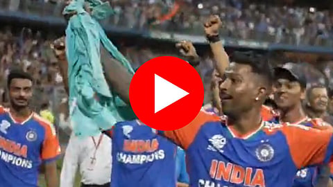 Team India Celebration: वंदे मातरम सुरु असताना फॅनने हार्दिकच्या हातात फेकला टी-शर्ट, बुमराहने दिलेली रिॲक्शन व्हायरल