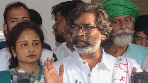 Hemant Soren: हेमंत सोरेन यांना मोठा दिलासा; सुप्रीम कोर्टाने फेटाळली ईडीची याचिका 
