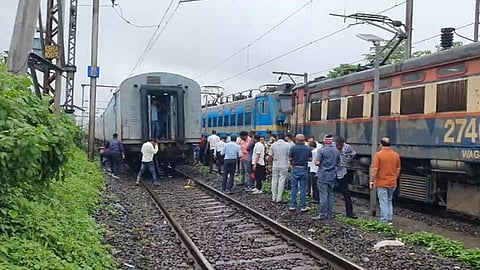 कसारा स्टेशनजवळ पंचवटी एक्स्प्रेसची कपलिंग तुटली, रेल्वे सेवा उशिराने 