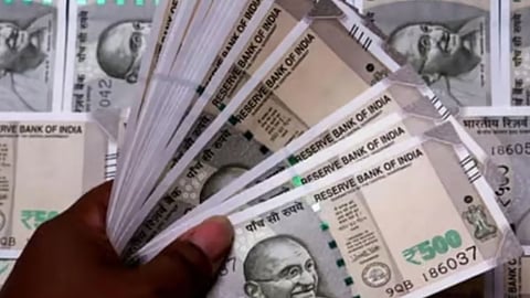  अर्थसंकल्पात युवकांसाठी मोठी घोषणा; तरुणांना दर महिन्याला ५००० रुपये मिळणार, वाचा सविस्तर योजना